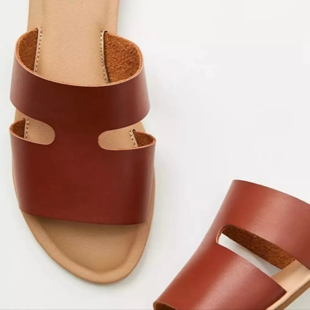 NEW! ANN TAYLOR LOFT Cut Out Flat Cegan Leather Cognac Slide Sandals 7. - Picture 2 of 6